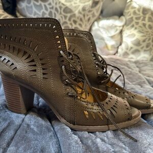 Elegant Olive Lace-Up Heels